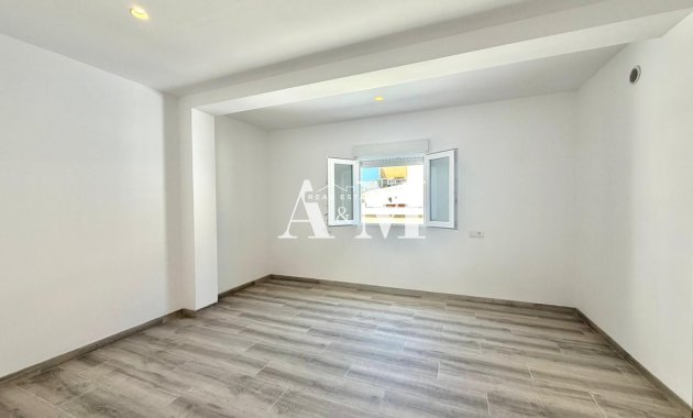 Resale - Chalet - Torrevieja - Nueva Torrevieja 