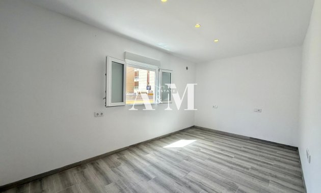Resale - Chalet - Torrevieja - Nueva Torrevieja 