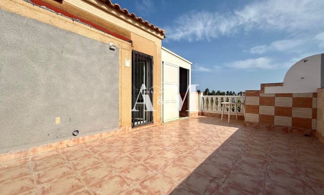 Alquiler a largo plazo - Adosado - Torrevieja - La Siesta - El Salado -  Torreta