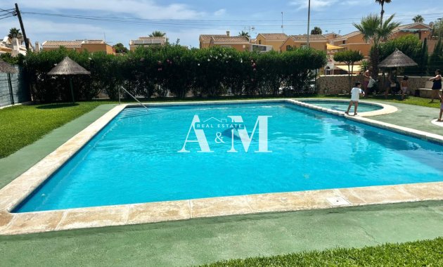 Alquiler a largo plazo - Apartamento / piso - Torrevieja - Los Balcones - Los Altos del Edén