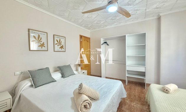 Alquiler a largo plazo - Apartamento / piso - Torrevieja - Playa del Cura