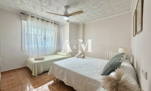 Alquiler a largo plazo - Apartamento / piso - Torrevieja - Playa del Cura