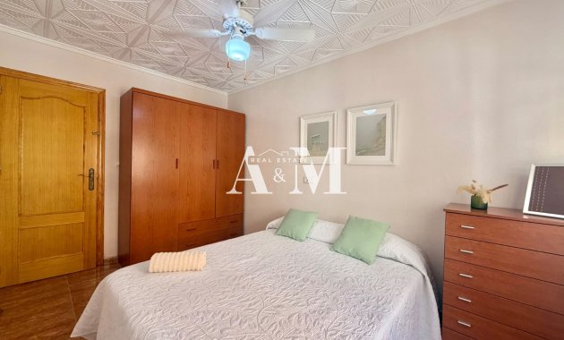 Alquiler a largo plazo - Apartamento / piso - Torrevieja - Playa del Cura
