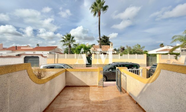 Alquiler a largo plazo - Triplex - Orihuela Costa - La Florida