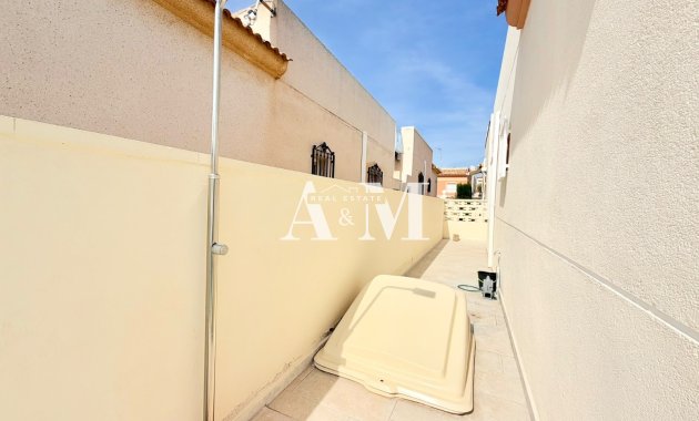 Resale - Chalet - Torrevieja - Aguas Nuevas - Torrelamata
