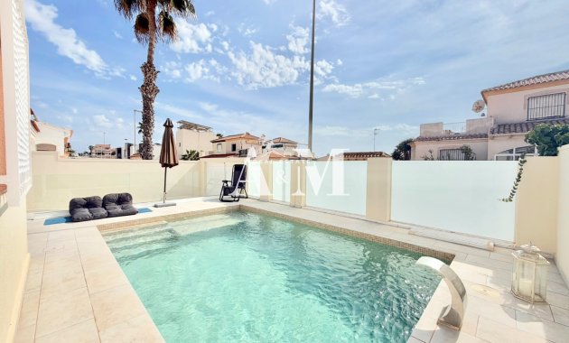 Resale - Chalet - Torrevieja - Aguas Nuevas - Torrelamata