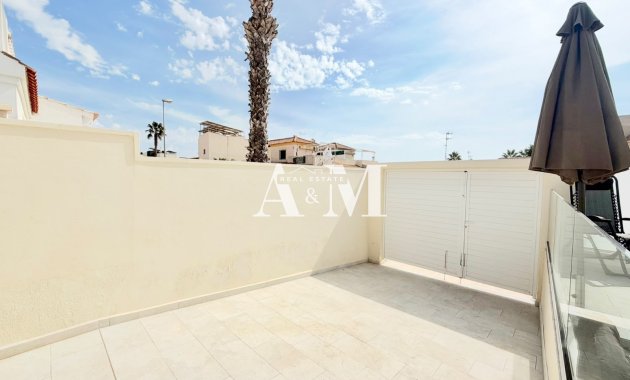Resale - Chalet - Torrevieja - Aguas Nuevas - Torrelamata