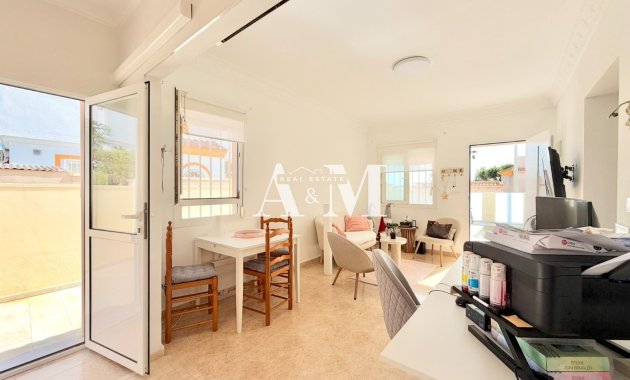 Resale - Chalet - Torrevieja - Aguas Nuevas - Torrelamata