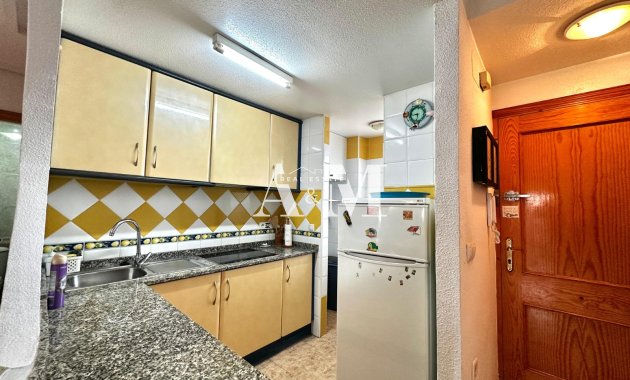 Resale - Apartment / flat - Torrevieja - La Veleta