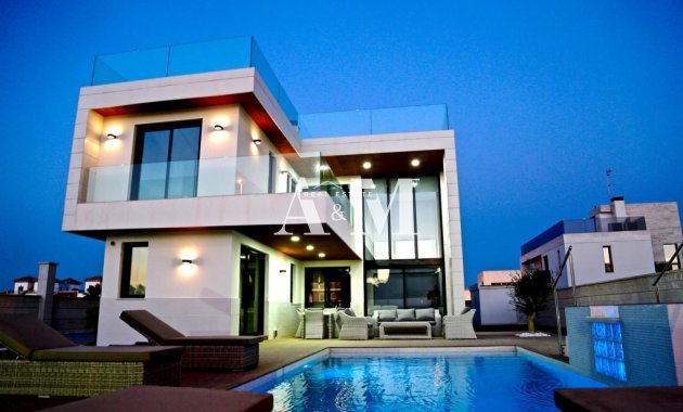 Obra nueva - Villa - Dehesa de Campoamor