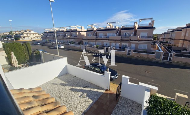 Alquiler a largo plazo - Adosado - Orihuela Costa - Lomas de Campoamor
