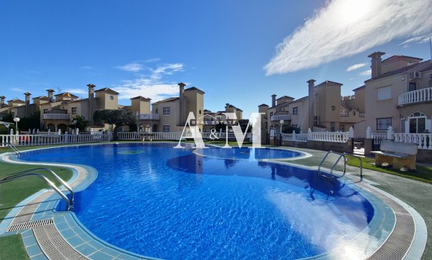 Alquiler a largo plazo - Chalet - Orihuela Costa - Playa Flamenca