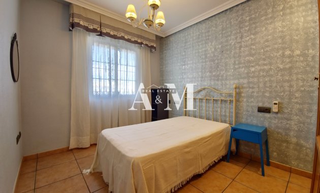 Alquiler a largo plazo - Chalet - Orihuela Costa - Playa Flamenca