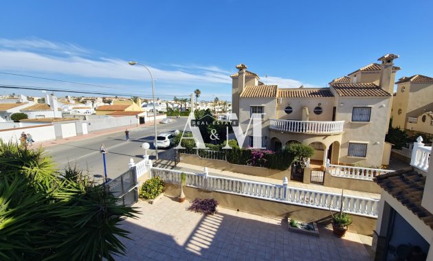 Alquiler a largo plazo - Chalet - Orihuela Costa - Playa Flamenca