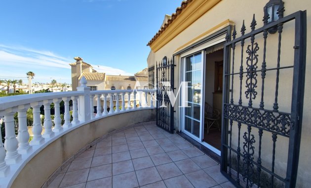 Alquiler a largo plazo - Chalet - Orihuela Costa - Playa Flamenca