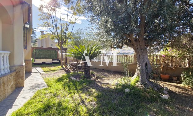 Alquiler a largo plazo - Chalet - Orihuela Costa - Playa Flamenca