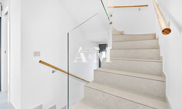 Новое здание - Rород - San Miguel de Salinas