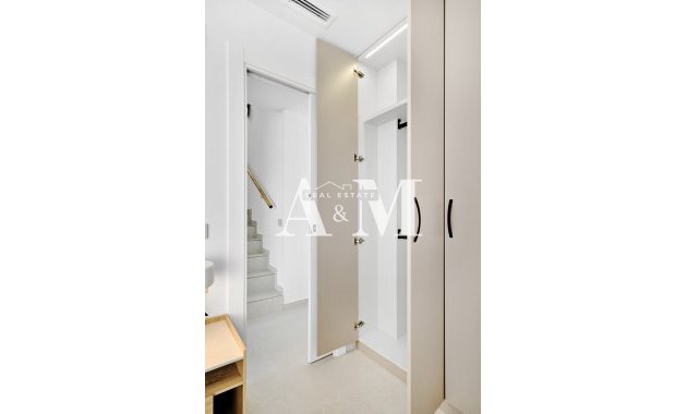 Новое здание - Rород - San Miguel de Salinas