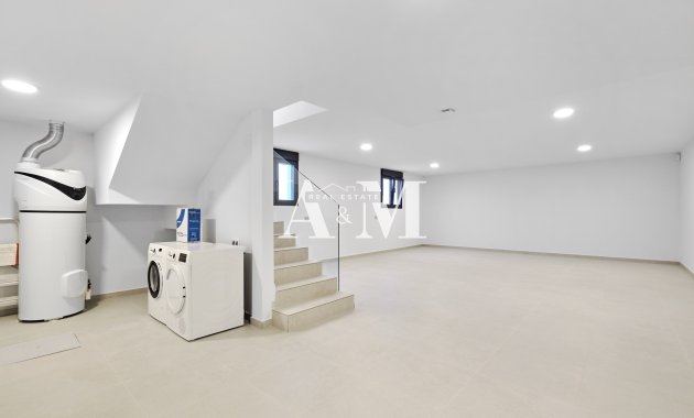 Новое здание - Rород - San Miguel de Salinas