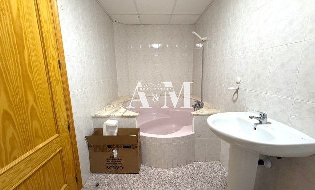 Alquiler a largo plazo - Apartamento / piso - Torrevieja - Torrelamata - La Mata