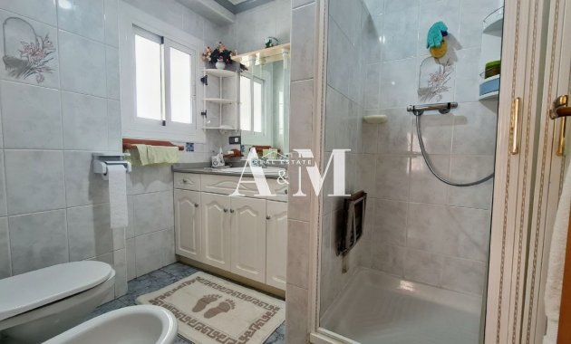 Alquiler a largo plazo - Apartamento / piso - Torrevieja - Playa de los Locos