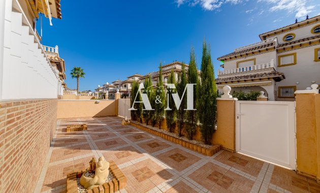 Alquiler a largo plazo - Adosado - Orihuela Costa - Lomas de Cabo Roig