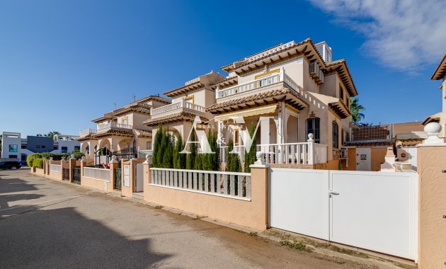 Alquiler a largo plazo - Adosado - Orihuela Costa - Lomas de Cabo Roig