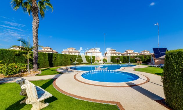 Alquiler a largo plazo - Adosado - Orihuela Costa - Lomas de Cabo Roig