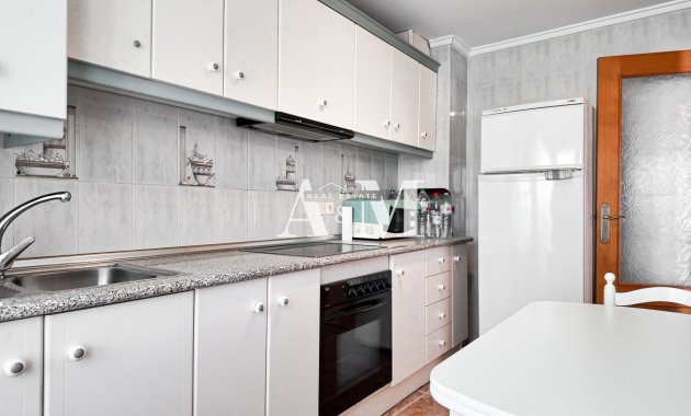 Resale - Apartment / flat - Torrevieja - El Acequión - Los Náufragos