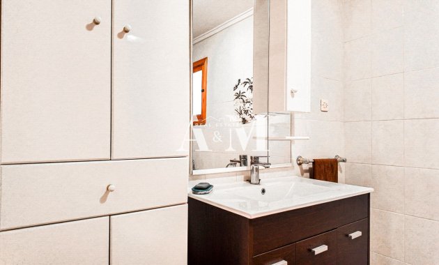 Resale - Apartment / flat - Torrevieja - El Acequión - Los Náufragos