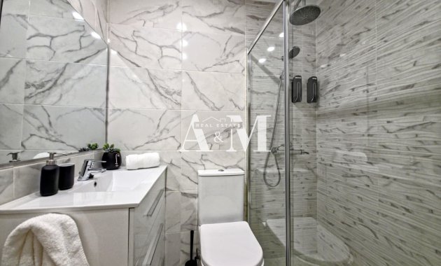 Location à long terme - Étude - Torrevieja - Playa de los Locos