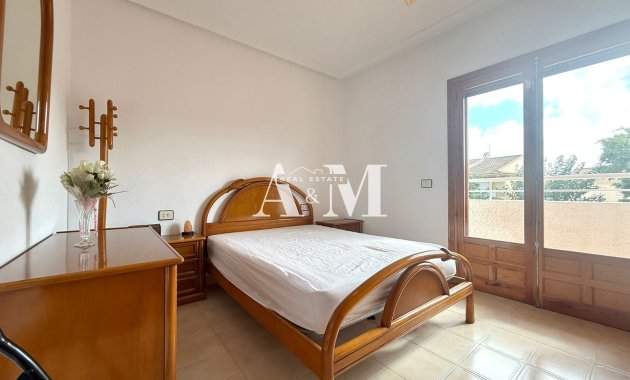 Location à long terme - Maison de ville - Los Alcazares