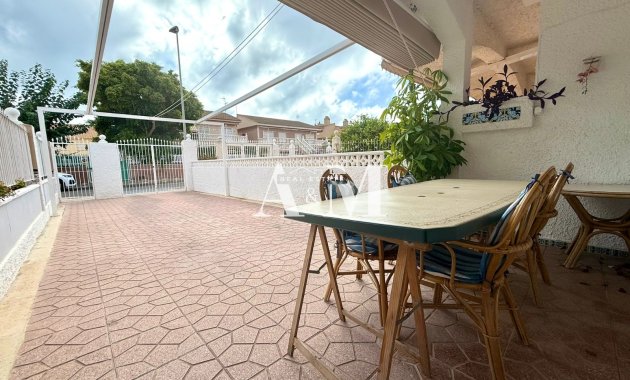 Location à long terme - Maison de ville - Los Alcazares