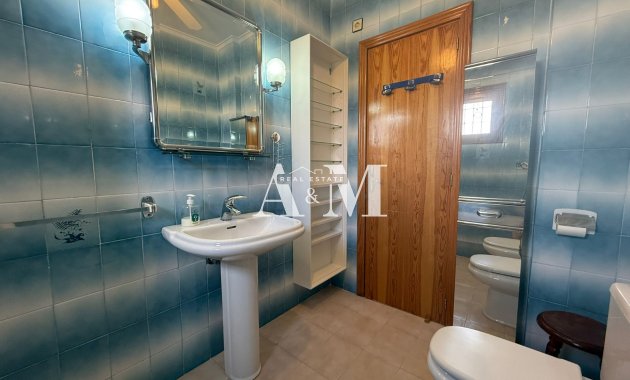 Location à long terme - Maison de ville - Los Alcazares