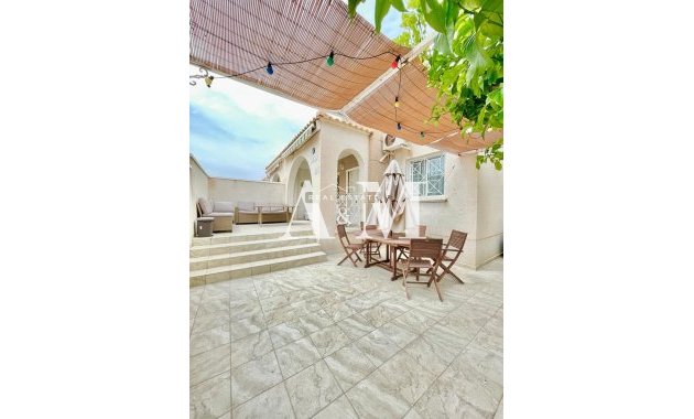 Location à long terme - Maison de ville - Torrevieja - Nueva Torrevieja - Aguas Nuevas