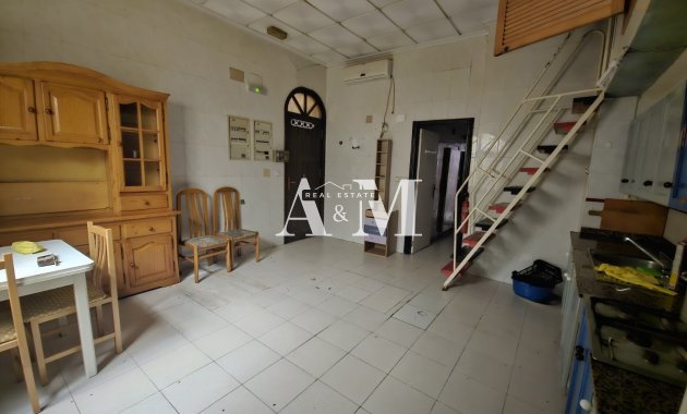 Long Term Rental - Commercial - Torrevieja - Playa de los Locos