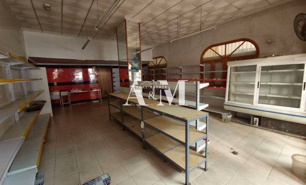 Long Term Rental - Commercial - Torrevieja - Playa de los Locos