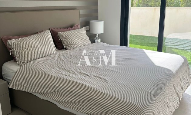 Alquiler a largo plazo - Apartamento / piso - Orihuela Costa - Campos de Golf