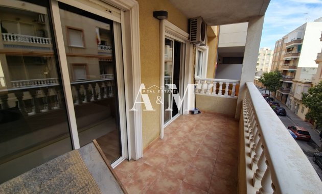 Resale - Apartment / flat - Torrevieja - Playa del Cura