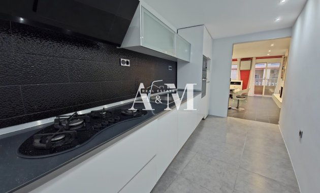 Resale - Apartment / flat - Torrevieja - Playa del Cura