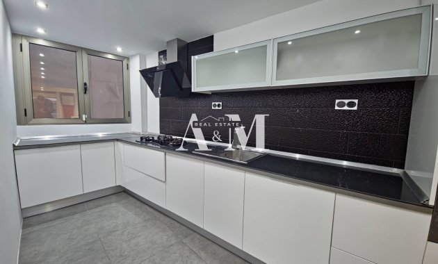 Resale - Apartment / flat - Torrevieja - Playa del Cura