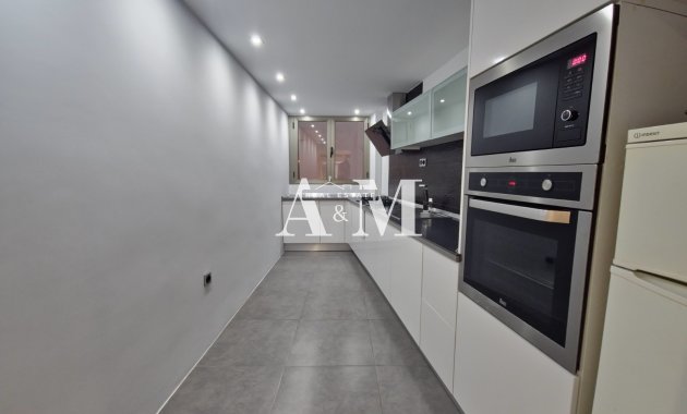 Resale - Apartment / flat - Torrevieja - Playa del Cura