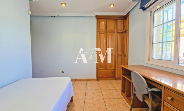 Alquiler a largo plazo - Chalet - Orihuela Costa - Playa Flamenca