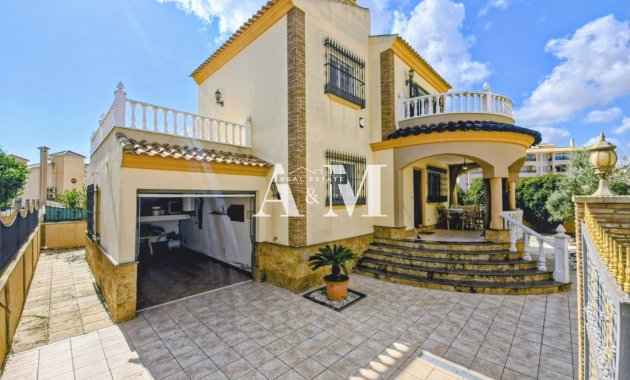 Alquiler a largo plazo - Chalet - Orihuela Costa - Playa Flamenca