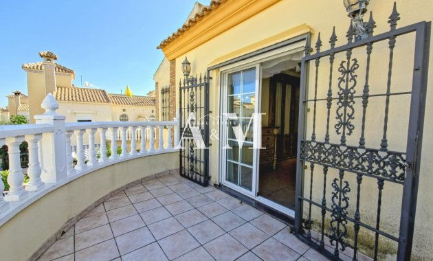 Alquiler a largo plazo - Chalet - Orihuela Costa - Playa Flamenca