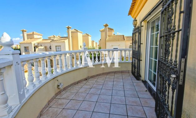 Alquiler a largo plazo - Chalet - Orihuela Costa - Playa Flamenca