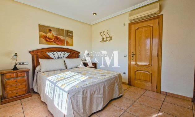 Alquiler a largo plazo - Chalet - Orihuela Costa - Playa Flamenca