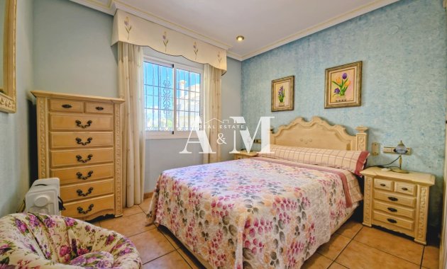 Alquiler a largo plazo - Chalet - Orihuela Costa - Playa Flamenca