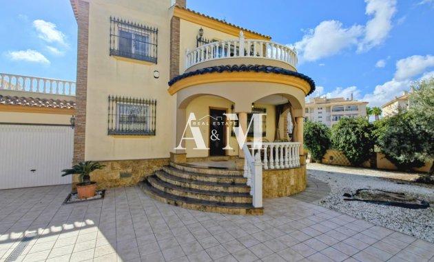 Alquiler a largo plazo - Chalet - Orihuela Costa - Playa Flamenca