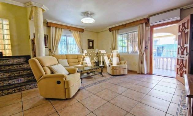 Alquiler a largo plazo - Chalet - Orihuela Costa - Playa Flamenca